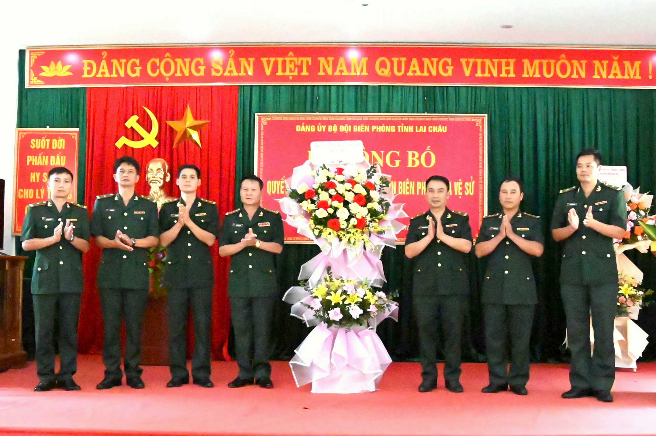 Công bố thành lập Đảng bộ cơ sở Đồn Biên phòng Pa Vệ Sủ