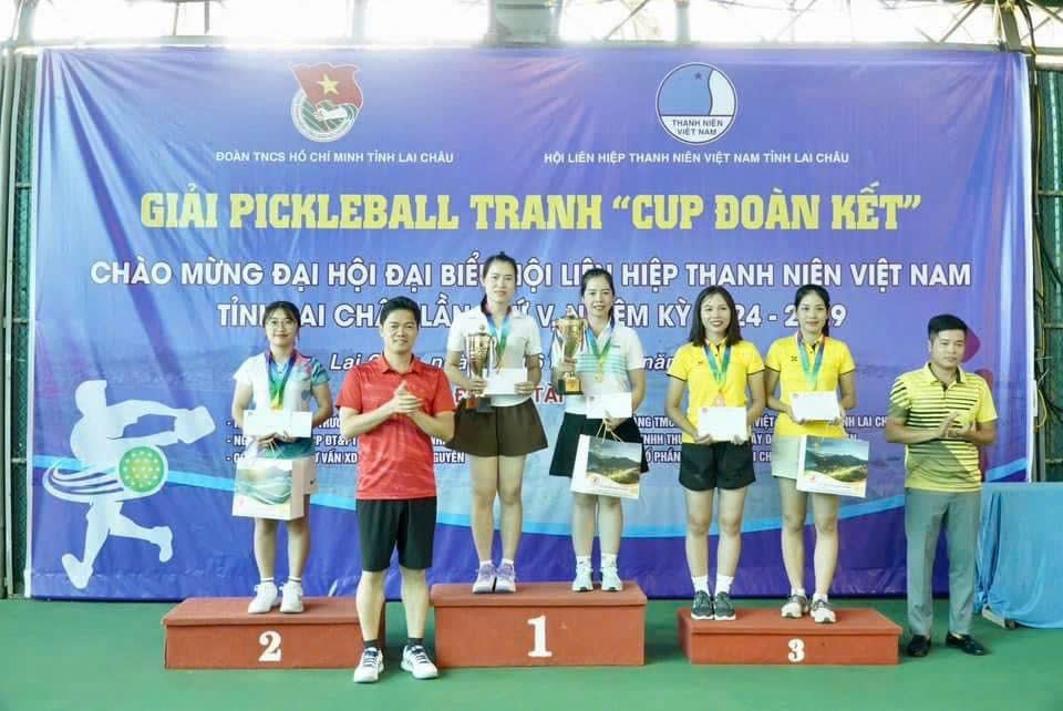 Giải pickleball tranh Cup đoàn kết