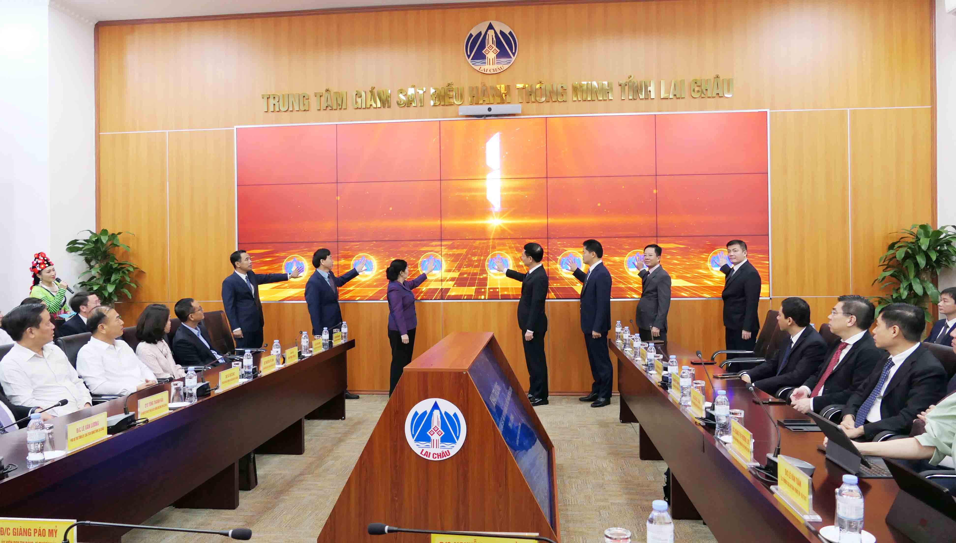 Khai trương Trung tâm giám sát, an ninh mạng và Điều hành thông minh tỉnh Lai Châu