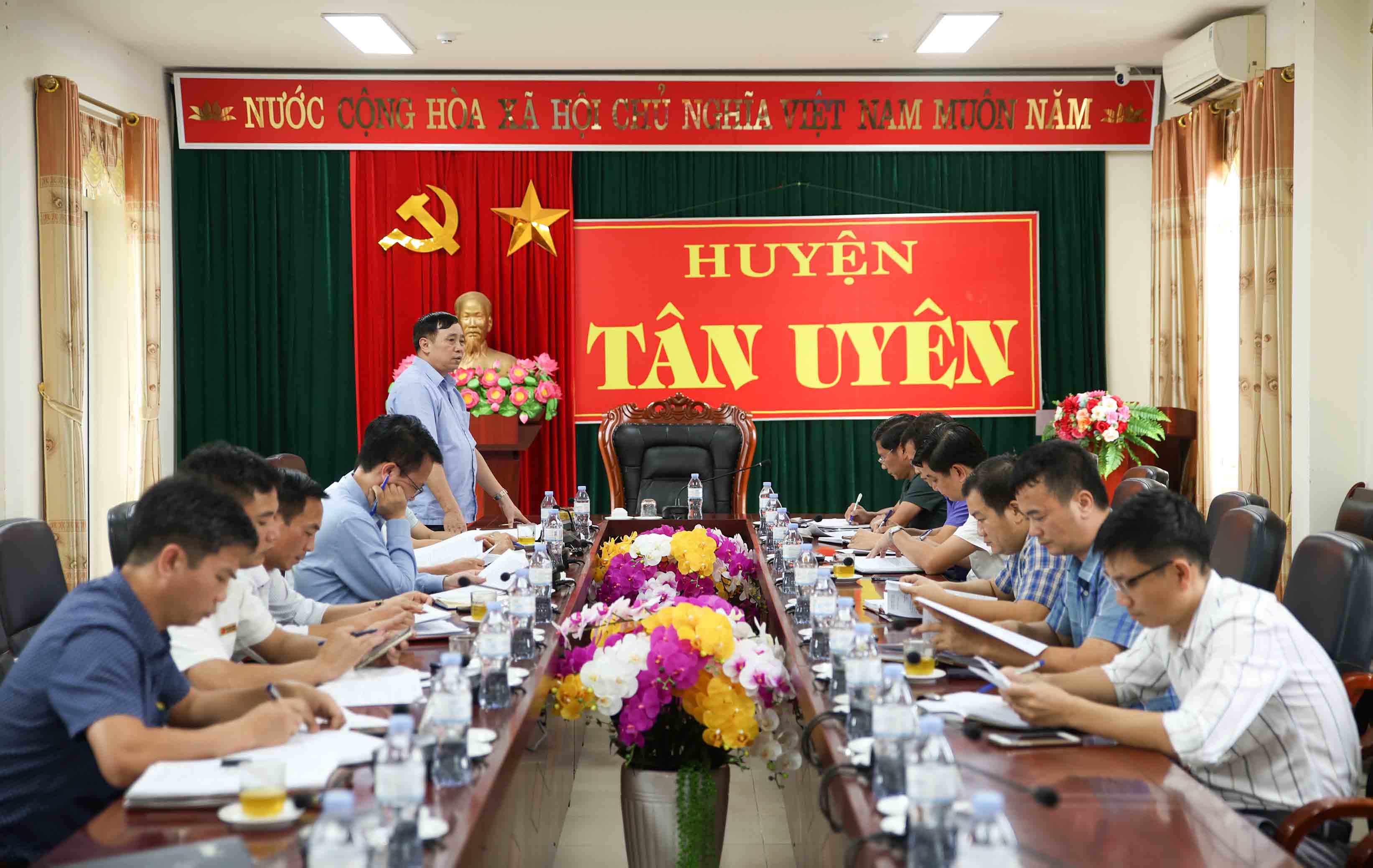Đoàn công tác của Ban Chỉ đạo phát triển kinh tế tập thể tỉnh làm việc tại huyện Tân Uyên