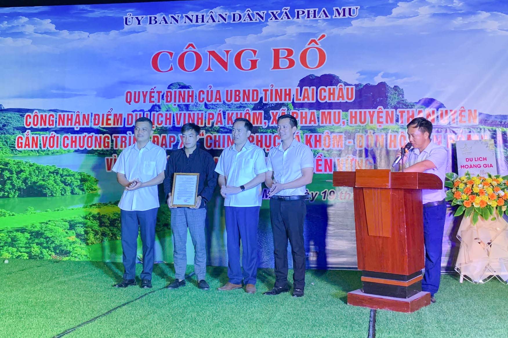 Lễ công nhận điểm du lịch Vịnh Pá Khôm