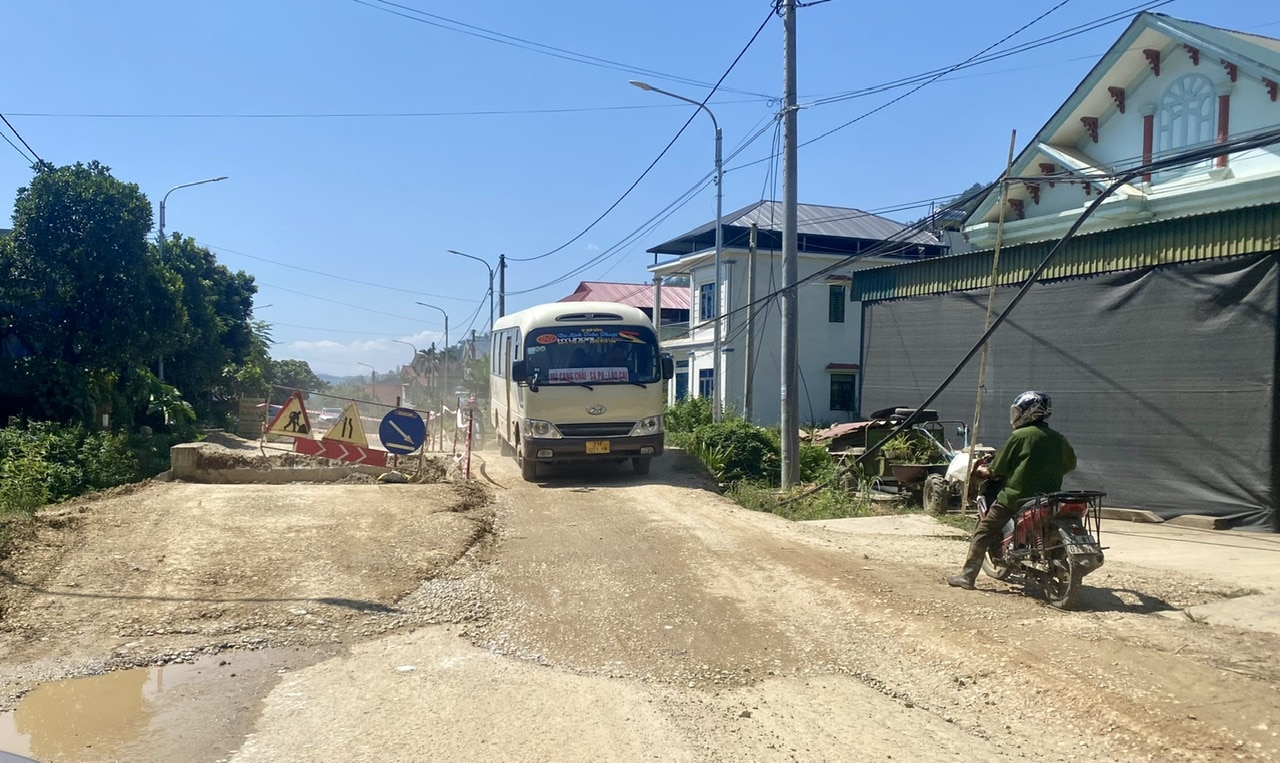 Khai thác tuyến giao thông đang thi công: An toàn phải trên hết, trước hết