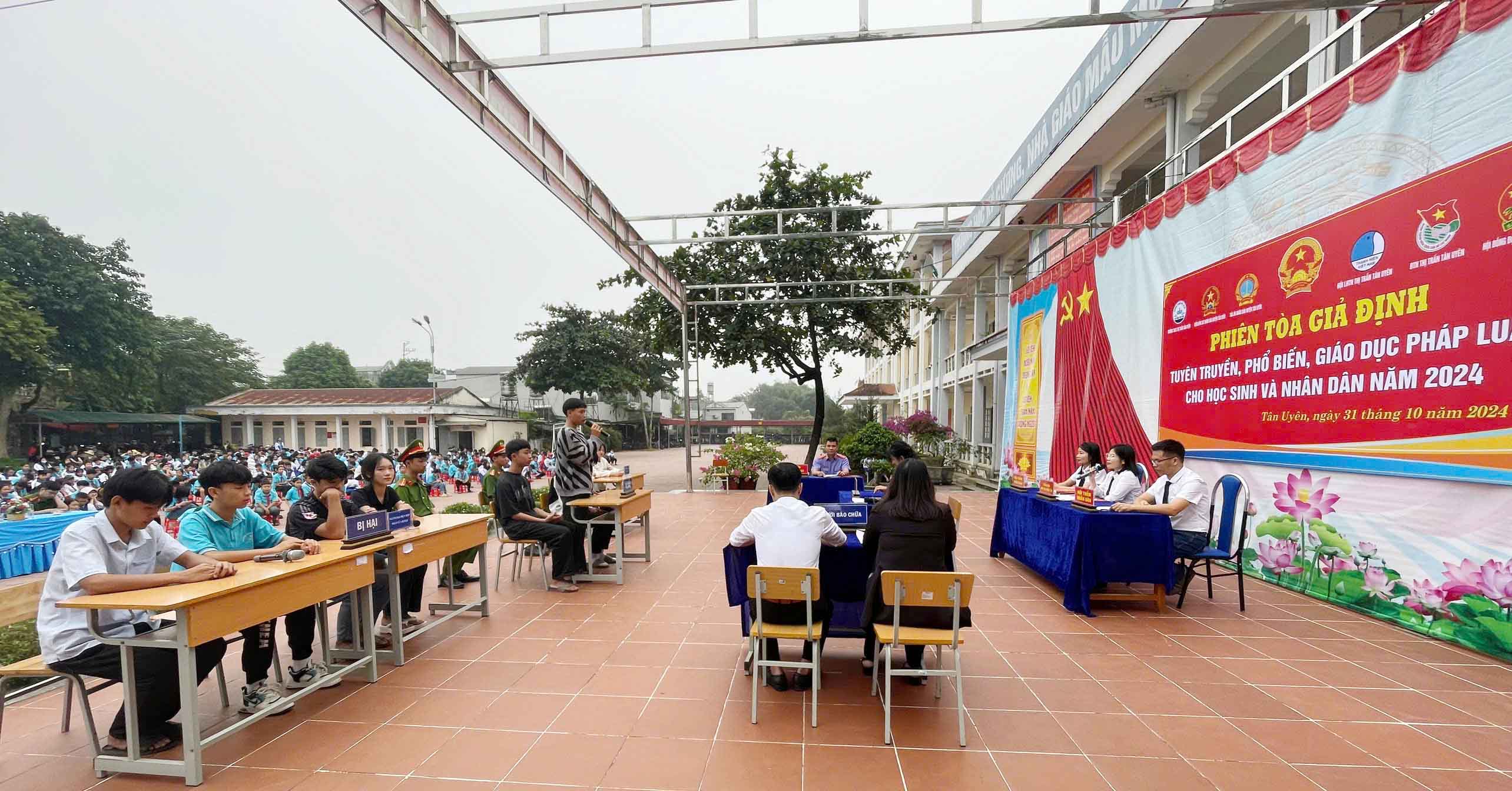 Phiên tòa giả định “Phòng chống bạo lực học đường”