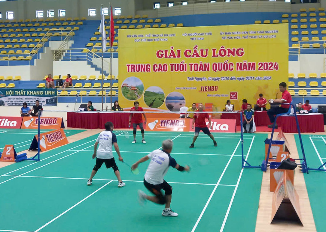 Đoàn Vận động viên Lai Châu giành 2 Huy chương ở Giải Cầu lông trung cao tuổi toàn quốc năm 2024