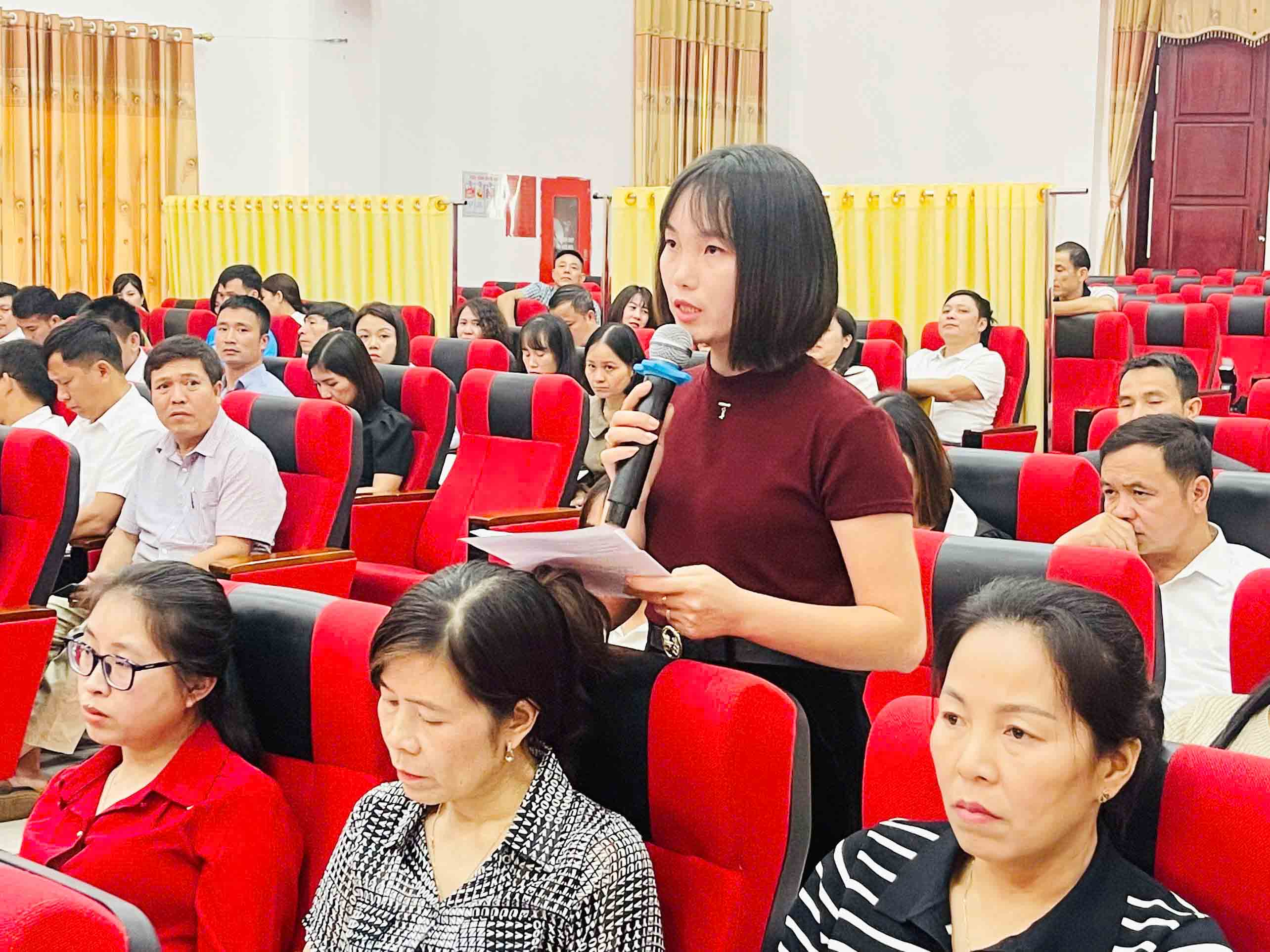 Tiếp xúc cử tri chuyên đề lĩnh vực giáo dục và đào tạo