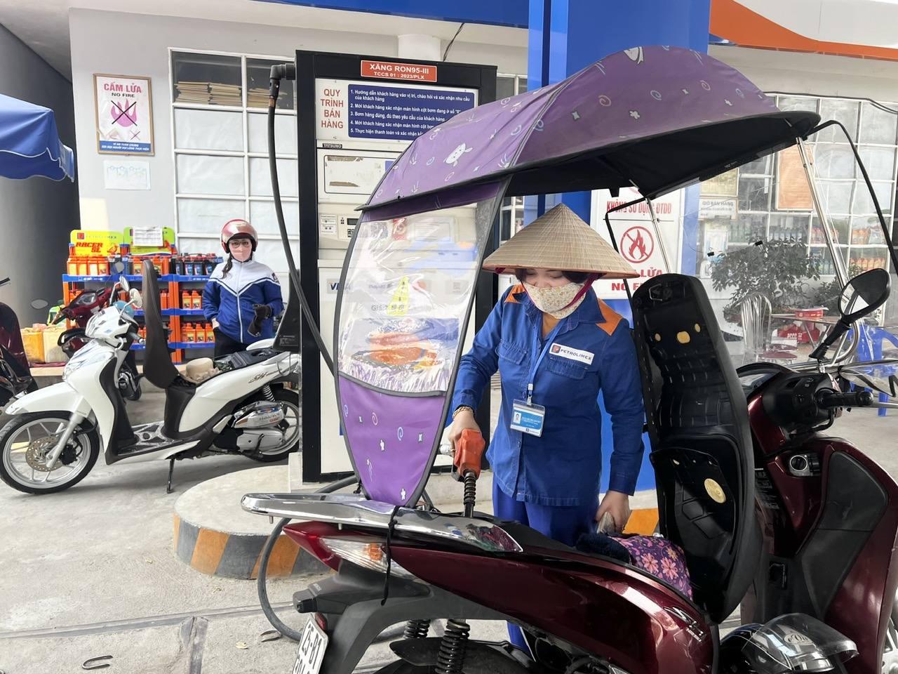 Giá xăng, dầu đồng loạt tăng, có loại lên 20.850 đồng/lít từ chiều nay (7/11)