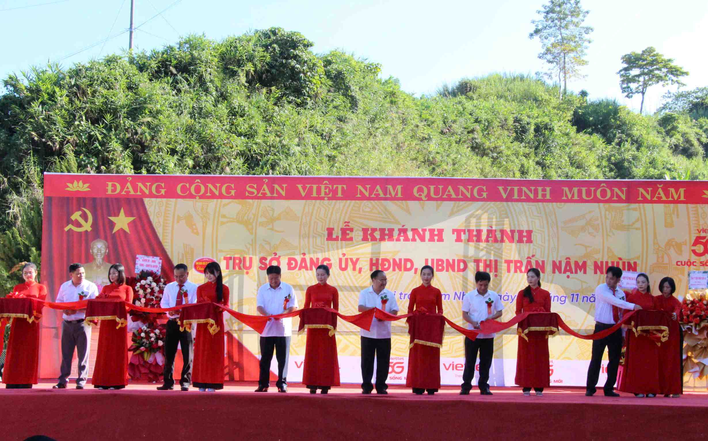 Lễ khánh thành trụ sở thị trấn Nậm Nhùn