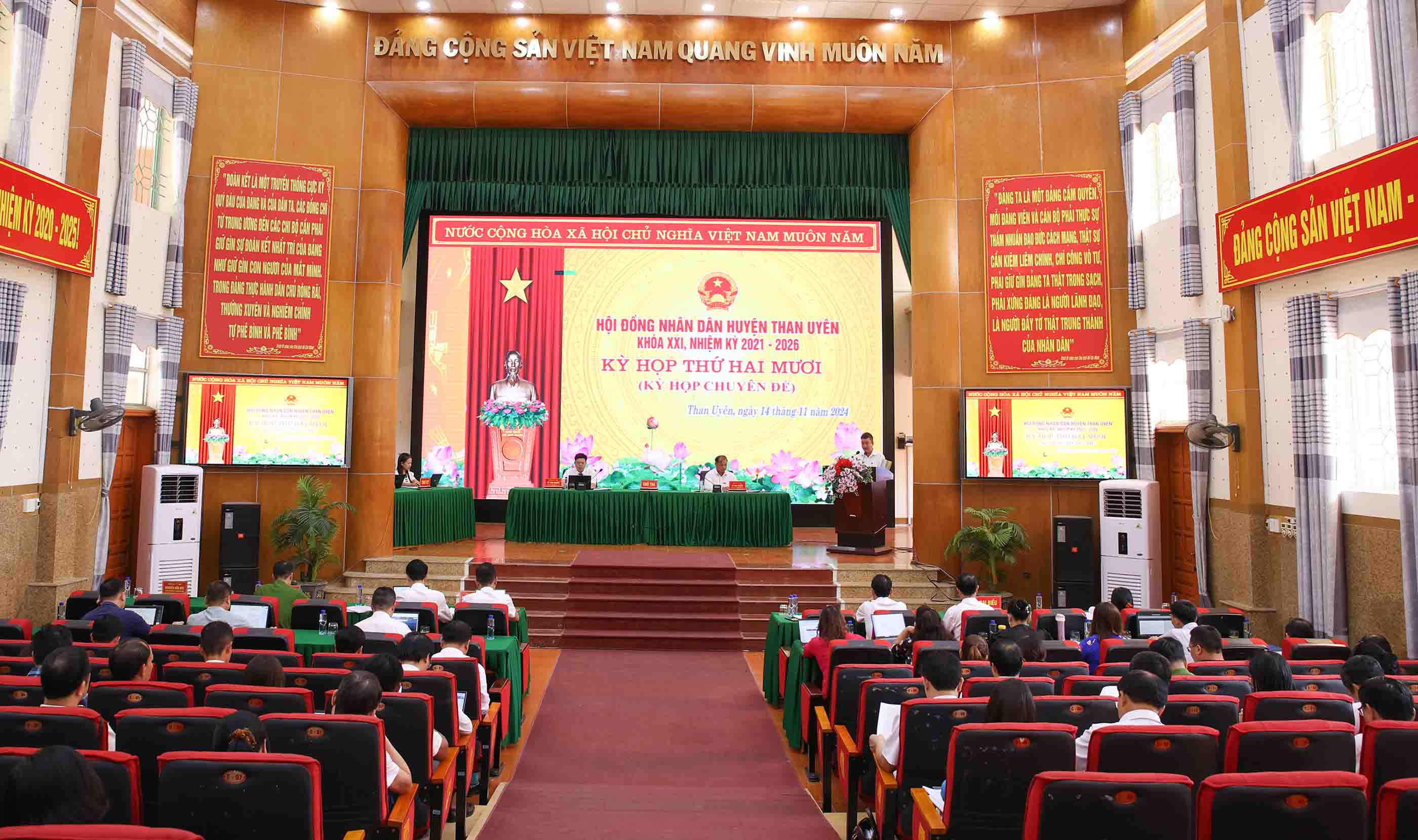 Kỳ họp thứ hai mươi (Kỳ họp chuyên đề) HĐND huyện Than Uyên khoá XXI, nhiệm kỳ 2021-2026