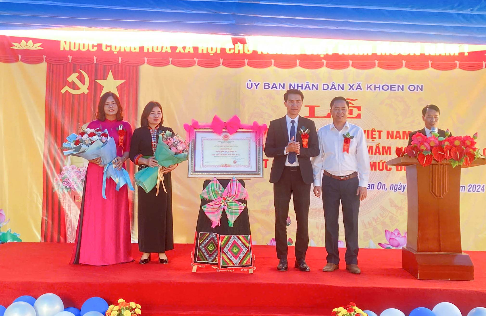 Lễ đón Bằng công nhận Trường Mầm non xã Khoen On đạt chuẩn quốc gia mức độ 1