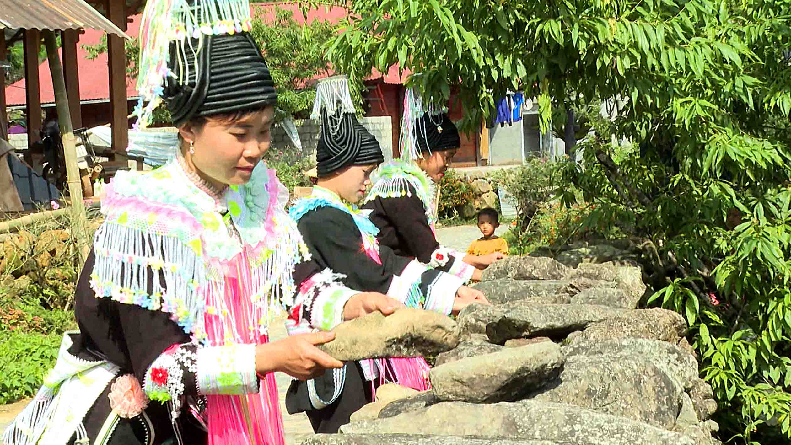 Hội LHPN xã Hồ Thầu: Nỗ lực góp sức thực hiện hiệu quả các chỉ tiêu nghị quyết