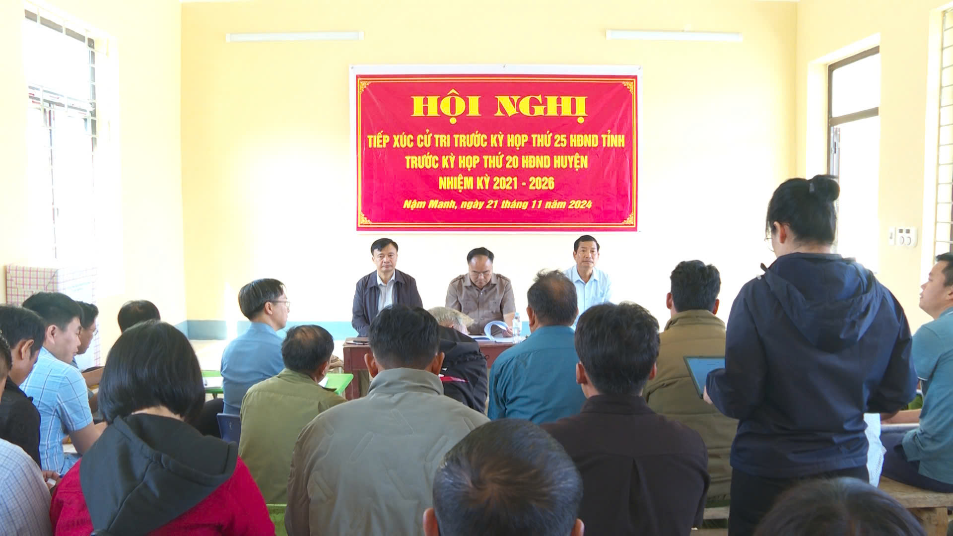 Đoàn Đại biểu HĐND tỉnh và HĐND huyện Nậm Nhùn tiếp xúc cử tri tại xã Nậm Manh