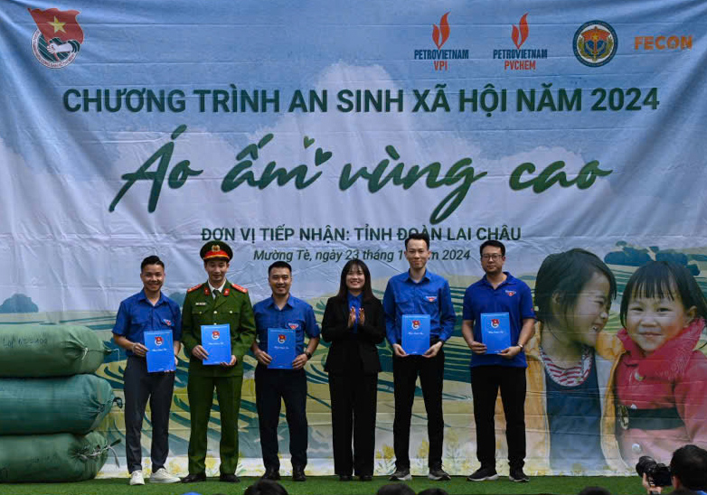 “Áo ấm vùng cao”